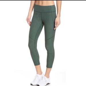 Outdoor Voices Hunter Green 3/4 Leggings Size Medium Gorpcore Activewear